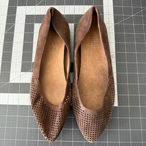 Vionic Women 8.5 Wide Posey Suede Perforated Pointed Toe Flats Brown Career